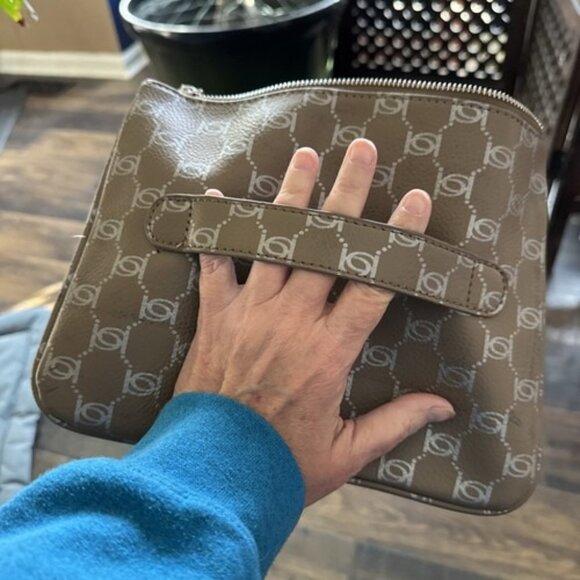 BEBE Large WRISTLET~ALEXIS LOGO Tan w/Gold Studs - Picture 3 of 5